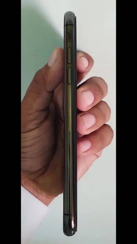 iPhone XS Non PTA 4