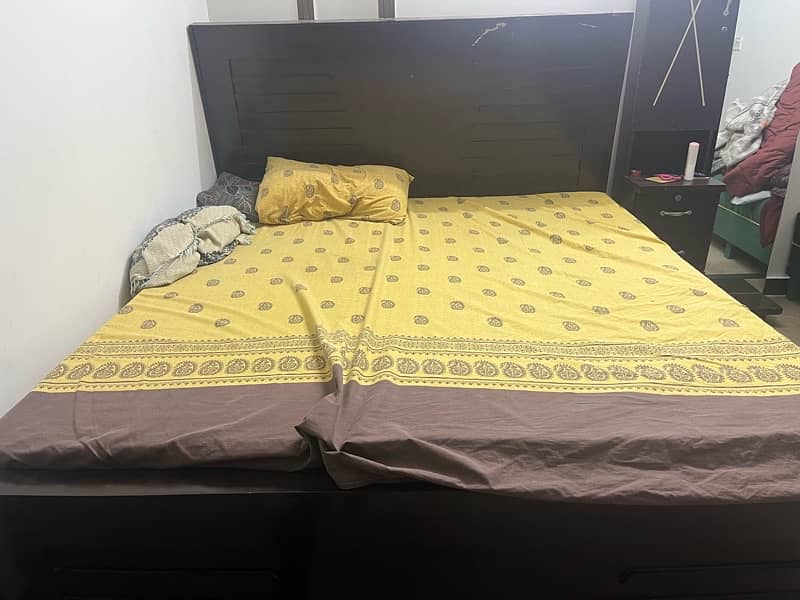 Bed 8/10 condition with mattress 0