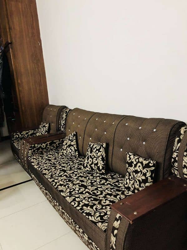 5 seater sofa good condition. 0