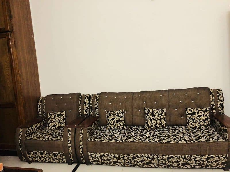 5 seater sofa good condition. 1