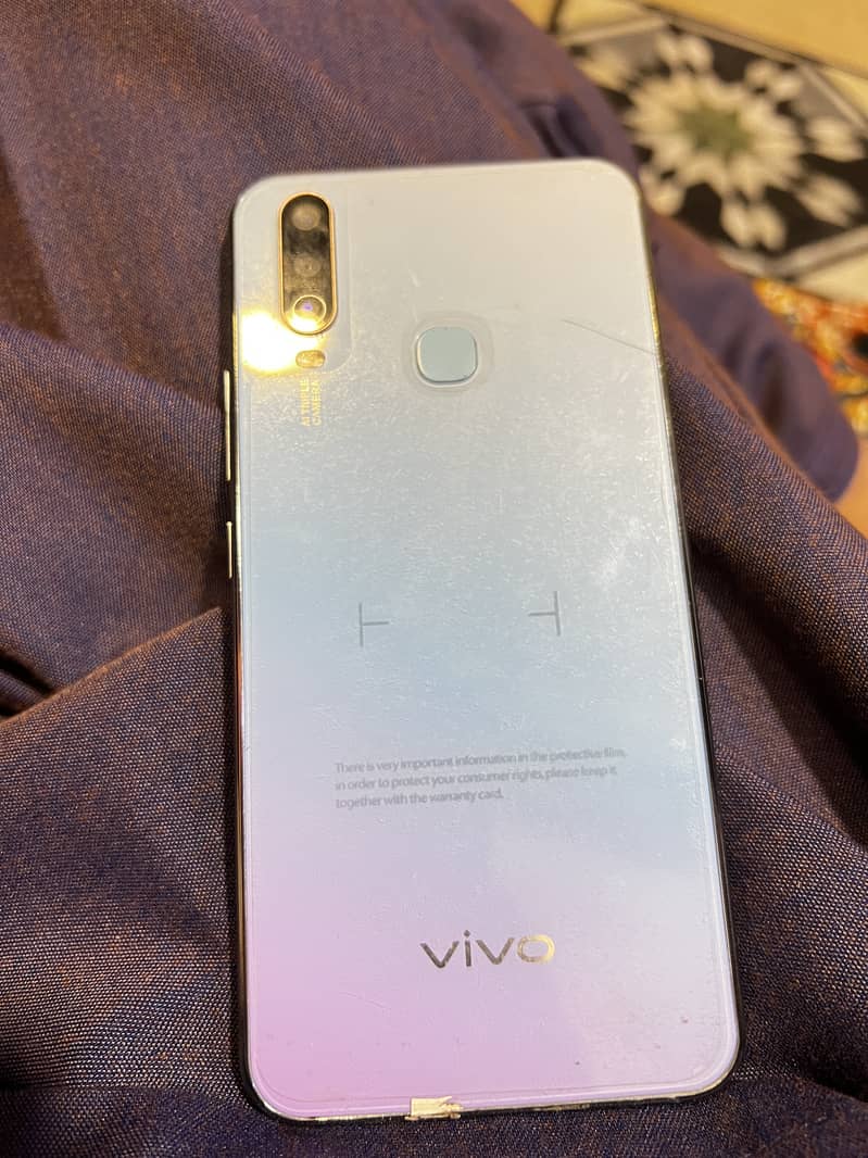 I am selling my VIVO y17 urgently 0