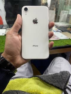 iphone xr / 128gb / pta approved