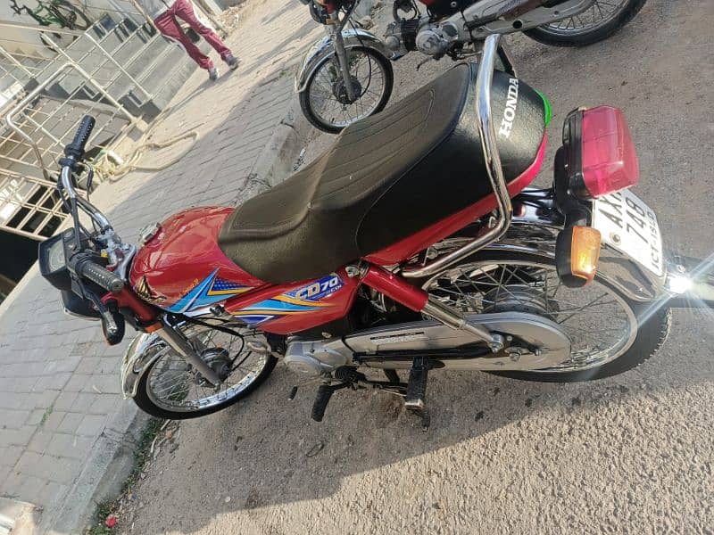 New Condition Honda CD70 Bike 3