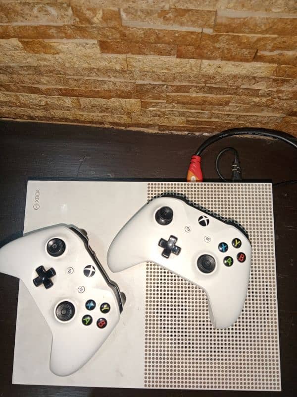 x box 1s gaming consol 1