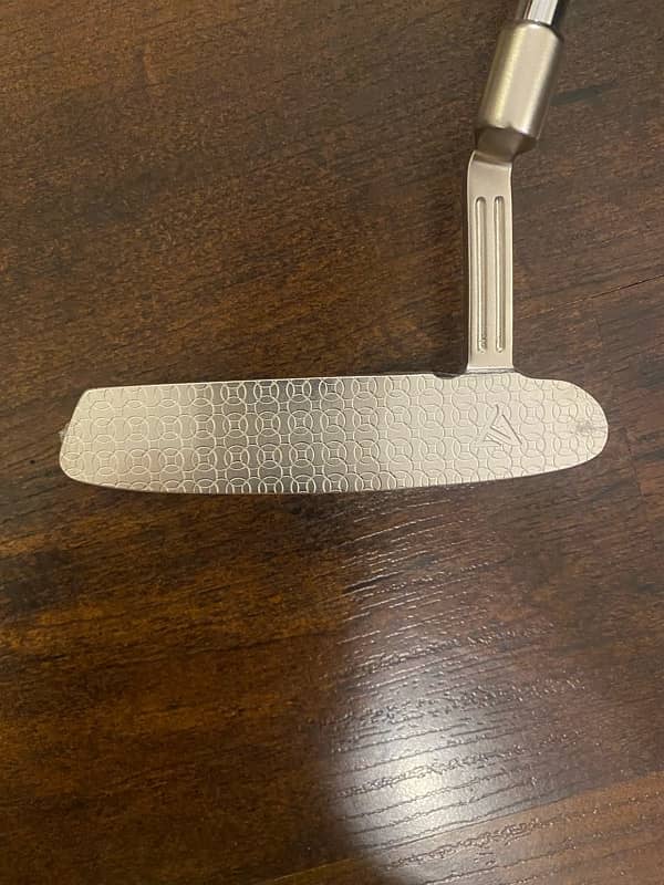 BRAND NEW Tigerline Putting Trainer & Tigerline Signature Gold Putter 9