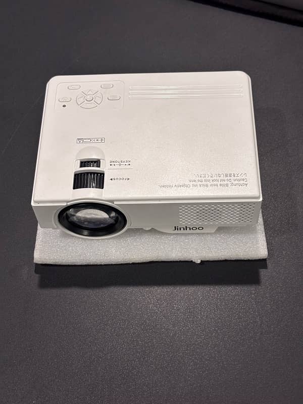 Jinhoo Projector 1080P Urgent Sale 3