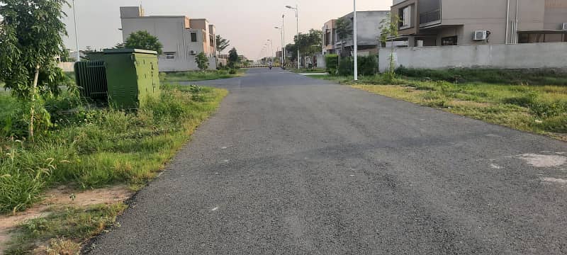 Prime 1 Kanal Plot in DHA Phase 7 P Block | Clear & Ready to Build! 2