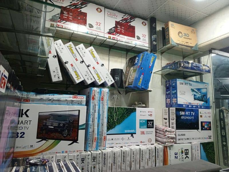 SOOPER OFFER 32 SLIM SAMSUNG LED TV 03228083060 1