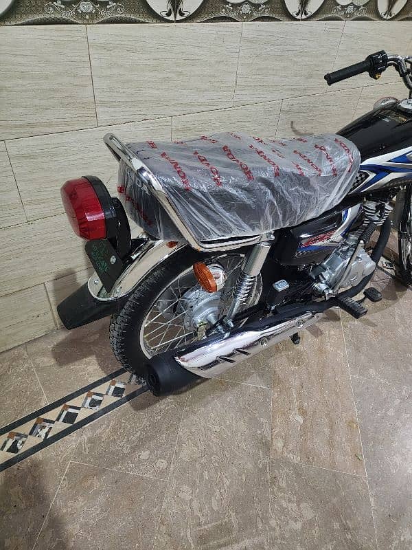 like the shorom condition bilkul new bike hai 2