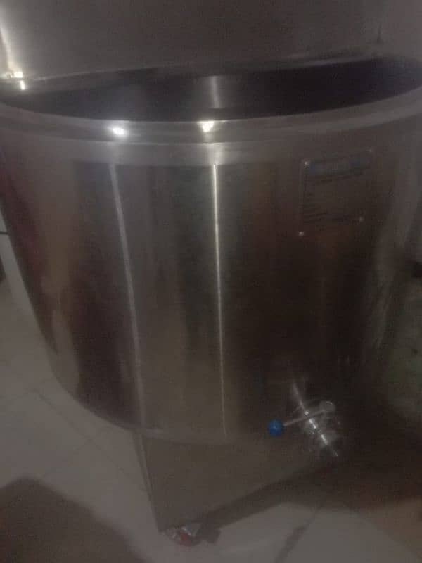 Milk chiller 300litre 0