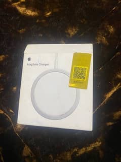 Original Apple Magsafe Wireless Charger in 10/10 Condition