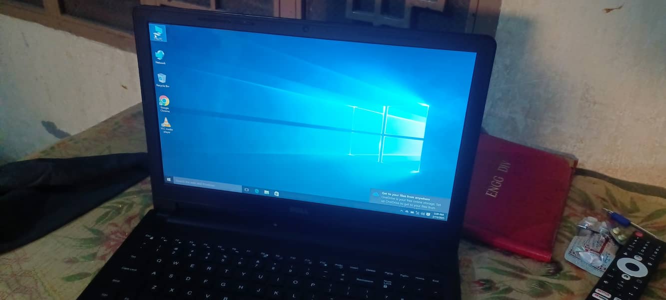 Laptop core i3 8/500 1