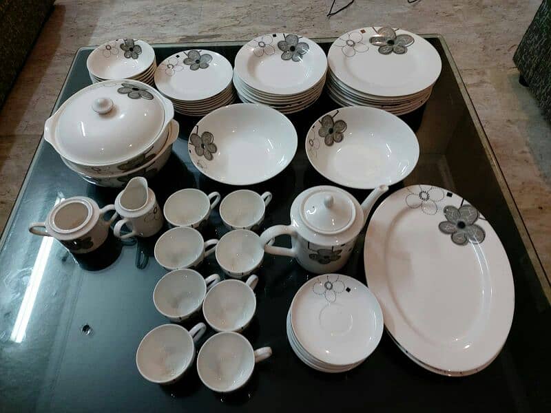 Bone China ( Dinner set ) 1