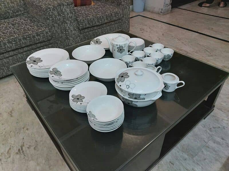 Bone China ( Dinner set ) 5