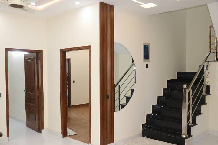 Elegant 05 Marla House for Sale in Eden Value Homes Lahore 8