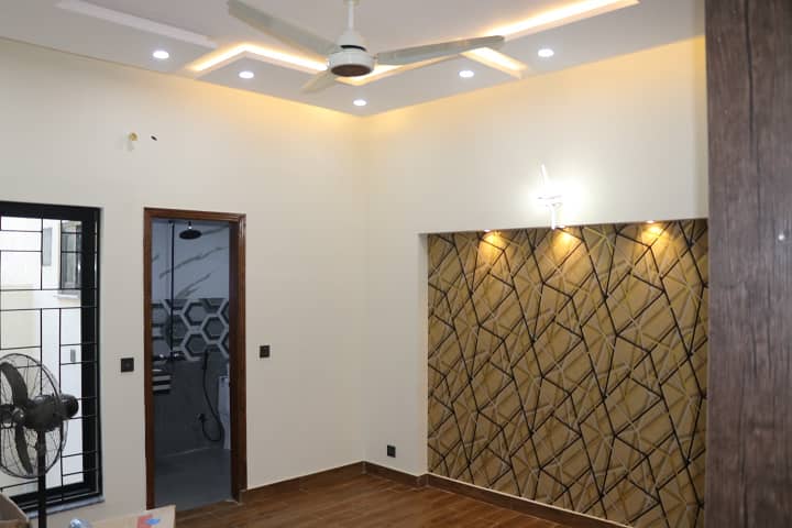 Elegant 05 Marla House for Sale in Eden Value Homes Lahore 15