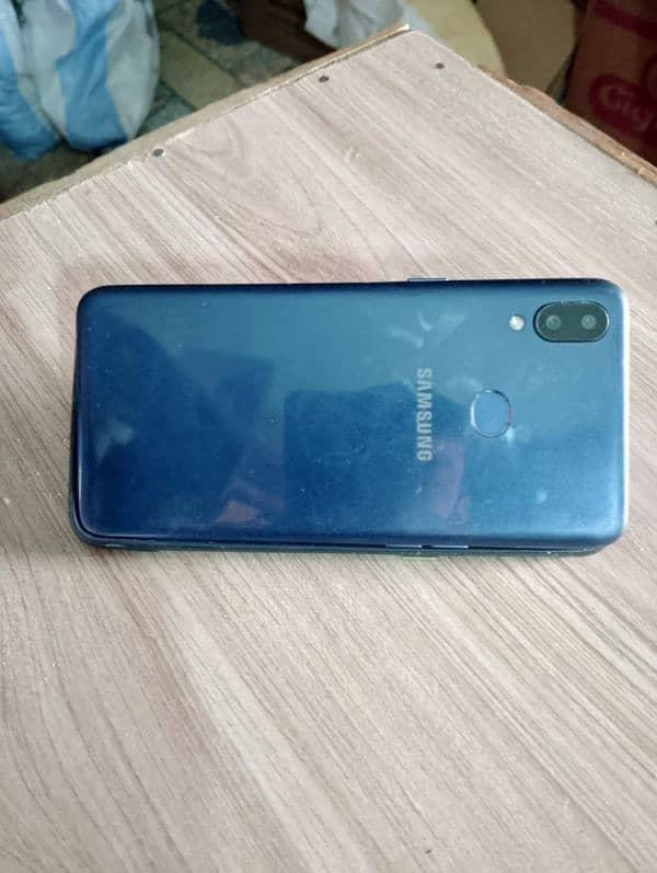 Samsung a10s 2/32 4