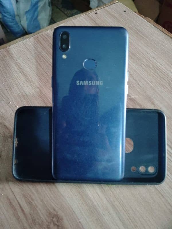 Samsung a10s 2/32 6