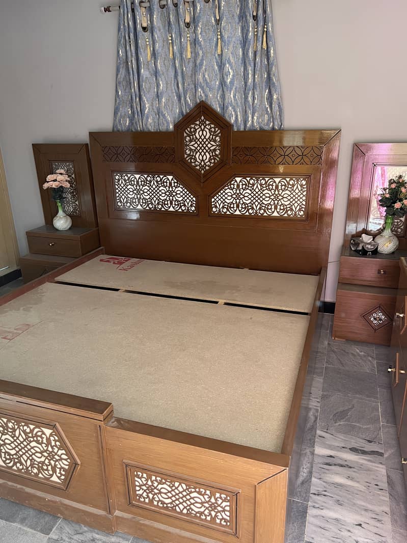 Bed set with mattress side table dressing table Almarai 0