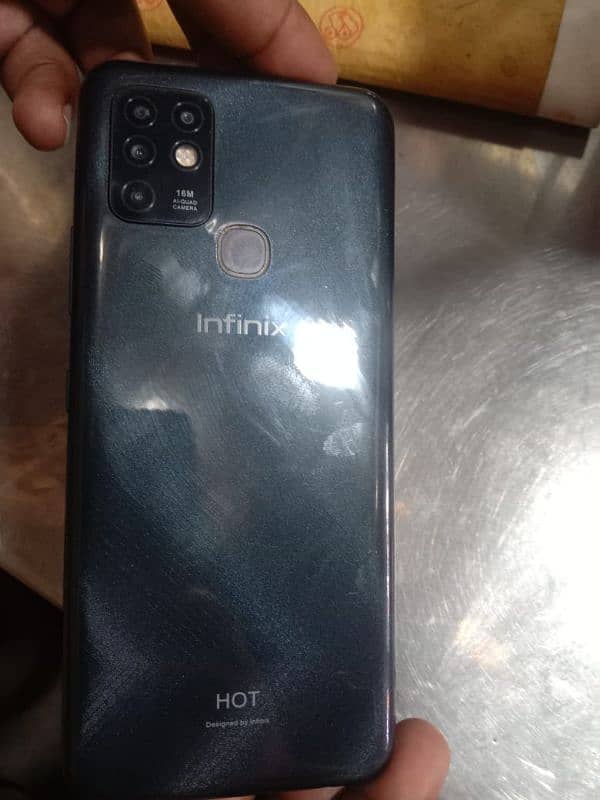 infinix Hot 10  4/128 1