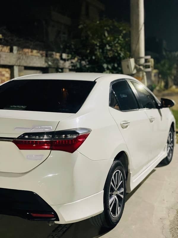 Toyota Corolla Altis 2021 4