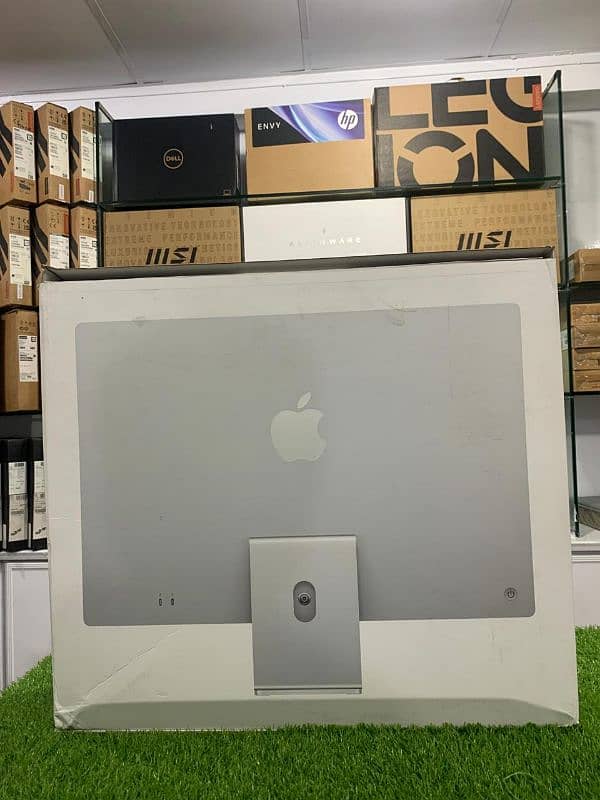 iMac 24" All-In-One - M3 chip - 8GB Memory - 256GB (Latest Model) 1