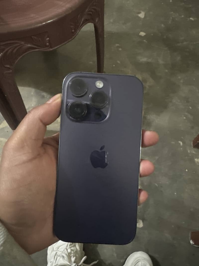 Apple iPhone 11 Pro Max 4