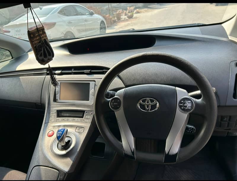 Toyota Prius S 1.8 2013 3