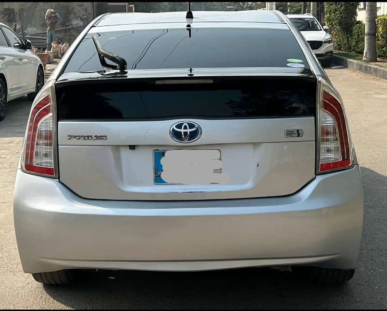 Toyota Prius S 1.8 2013 5