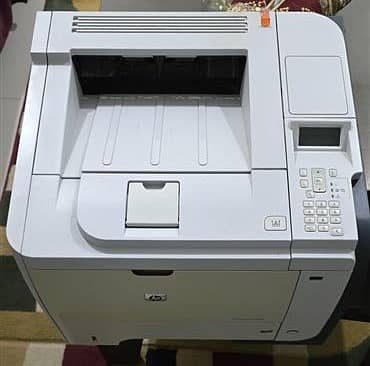 HP LaserJet P3015 1