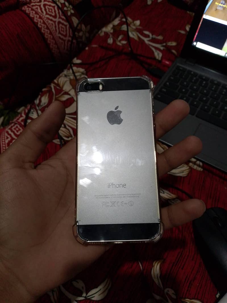 iphone 5s 64GB storage 1