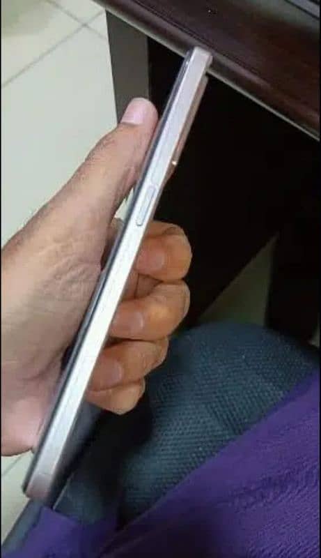 oppo F21 2