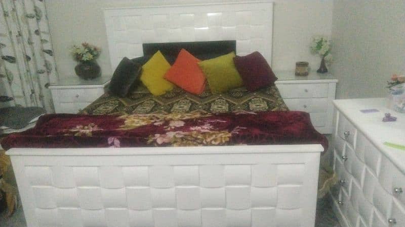 Bed set available for sale 1