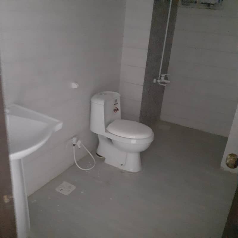 4 BED DD FLAT FOR RENT IN GULSHAN-E-IQBAL 13 D 3 5