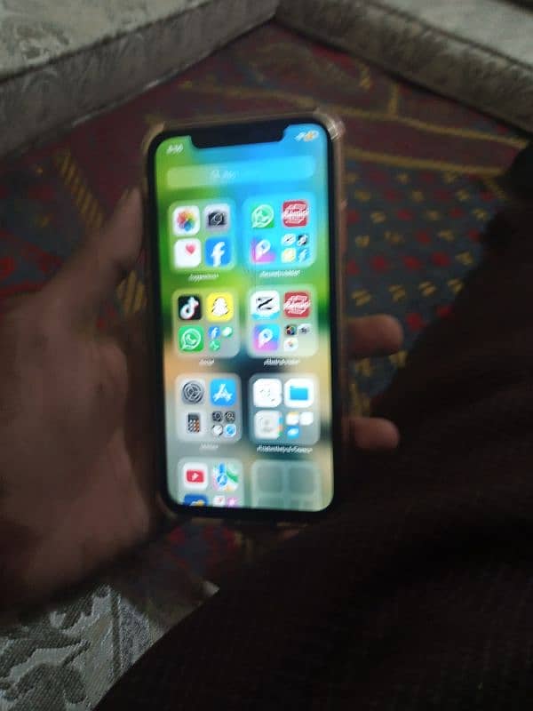 iphone XR 1