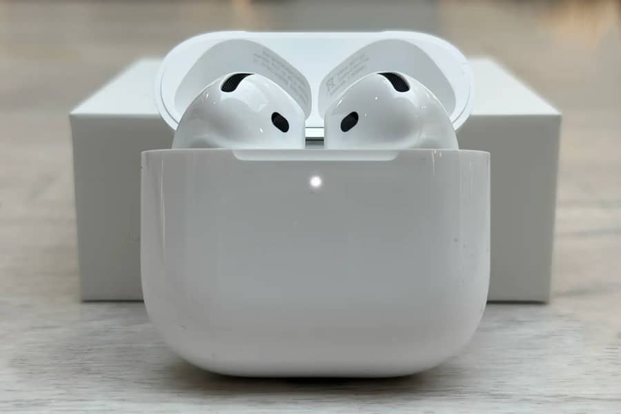 Apple Airpods 4 with Active Noise Cancellation 3