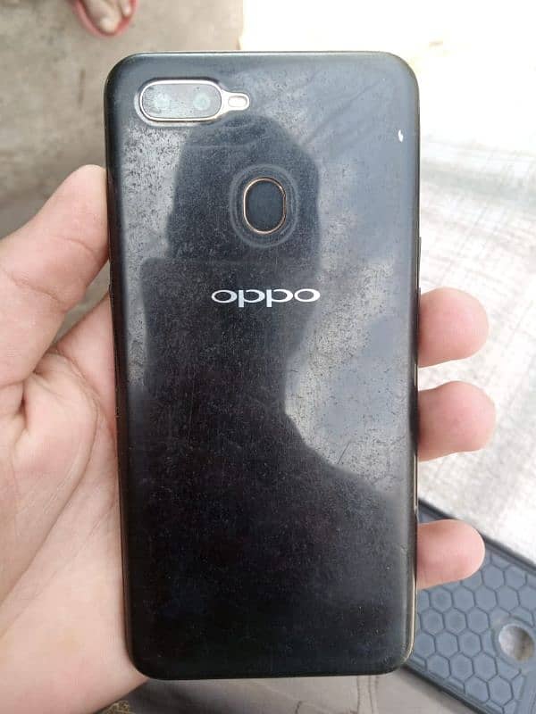 oppo A5s 3 ram 32 memory hai no open no repair all okay. 4