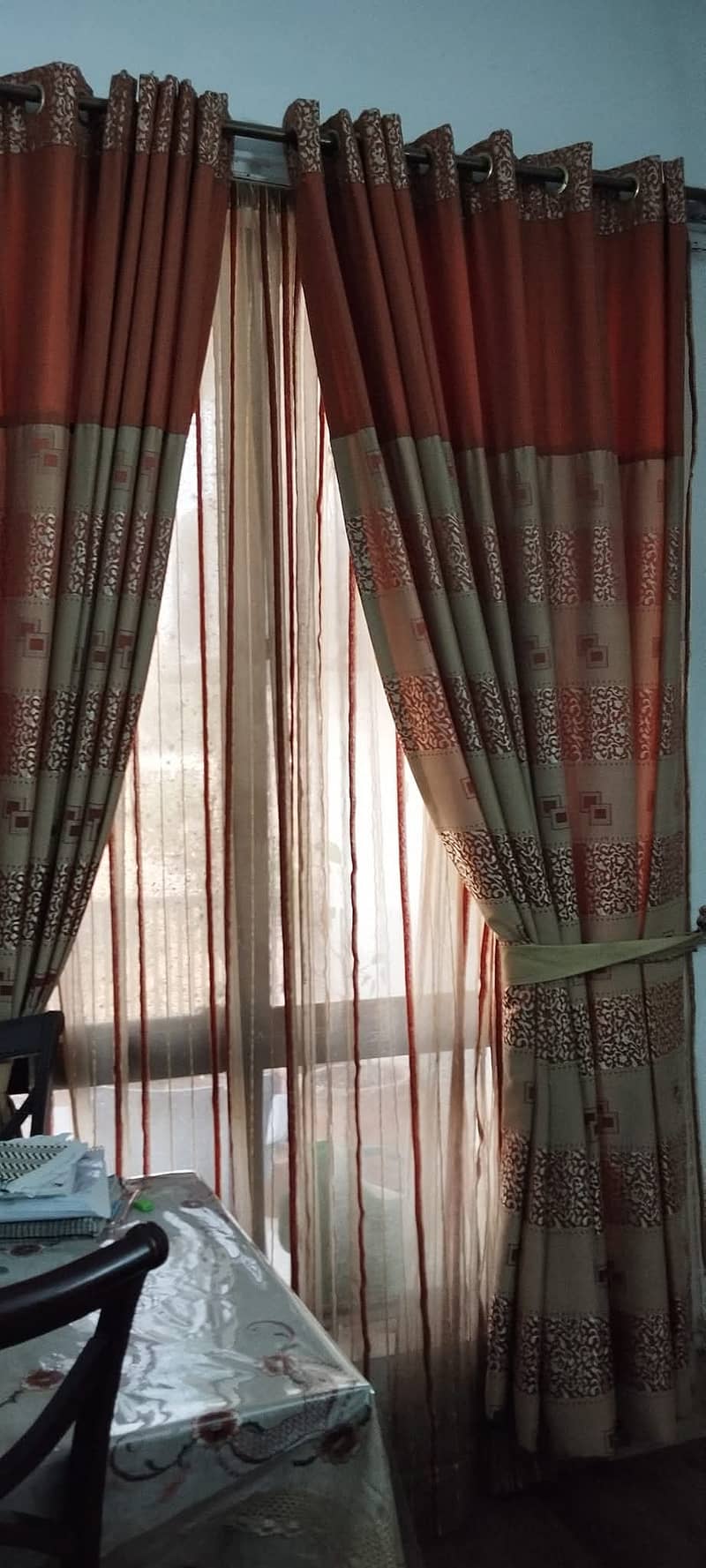 Two pairs of curtains 0