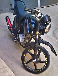 united 125deluxe  with Yamaha YBR look and accessories