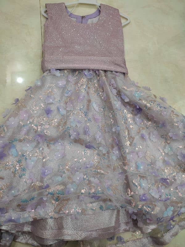 Girls beautifull skirt blouse 4 to 5 years old 0