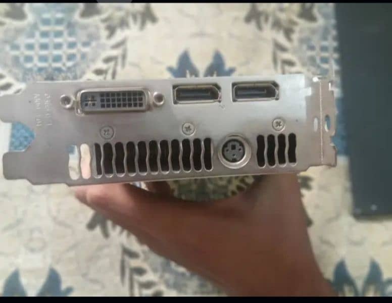 "Used NVIDIA Quadro 5000 Graphics Card for Sale – Great Deal" 2