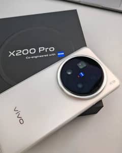 vivo x200 pro/12/512 GB 03404452657 my Whatsapp number