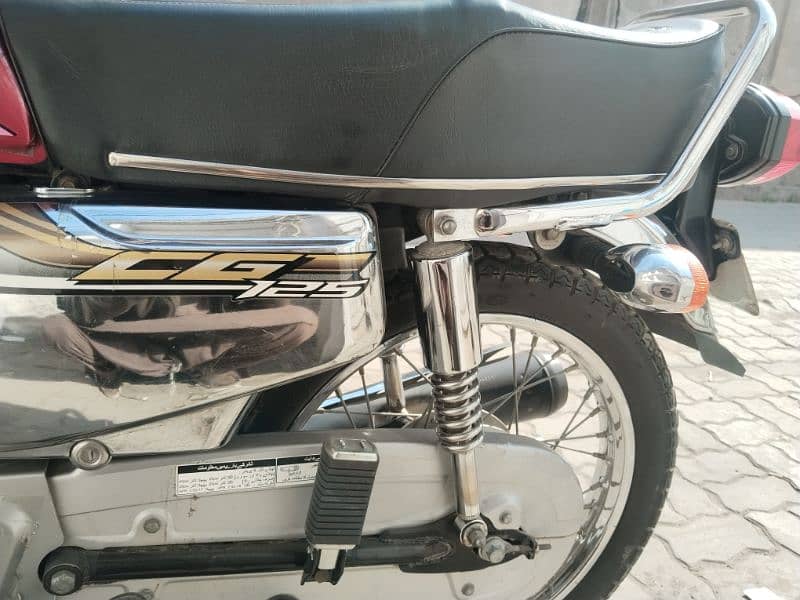 Honda 125SE 4