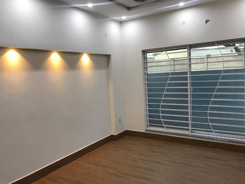 5 MARLA LOWER PORTION AVAILABLE FOR RENT IN DHA RAHBER 11 4