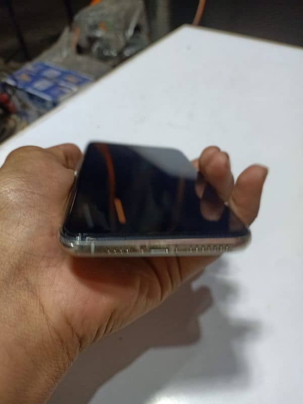 xs max factory unlock  64gb 10 by 9 condition face id true tone all ok 1