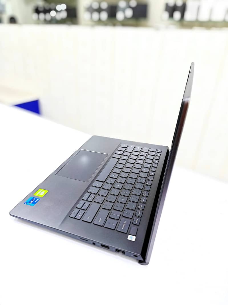 Dell Vostro 5402| Core i7-11th Gen 16GB RAM/512GB SSD| 2GB Nvidia Card 5