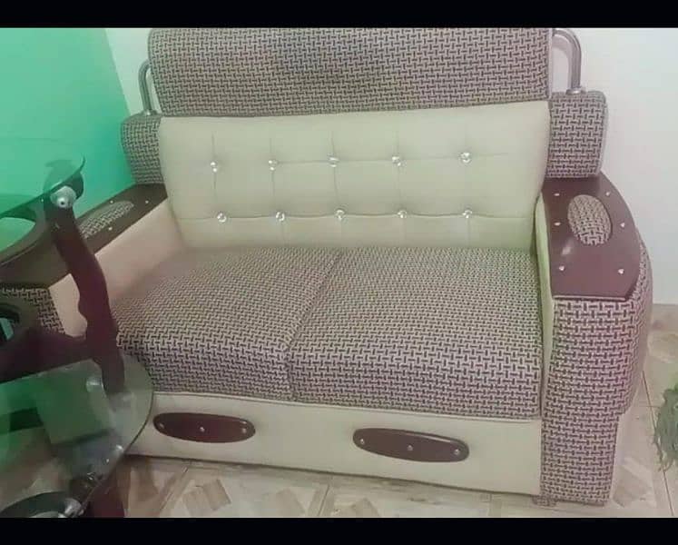 6 seater sofa in good condition 0