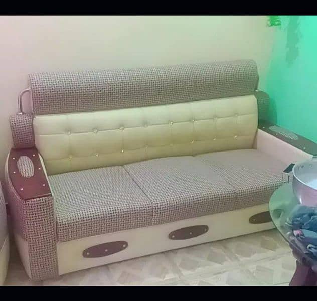 6 seater sofa in good condition 1