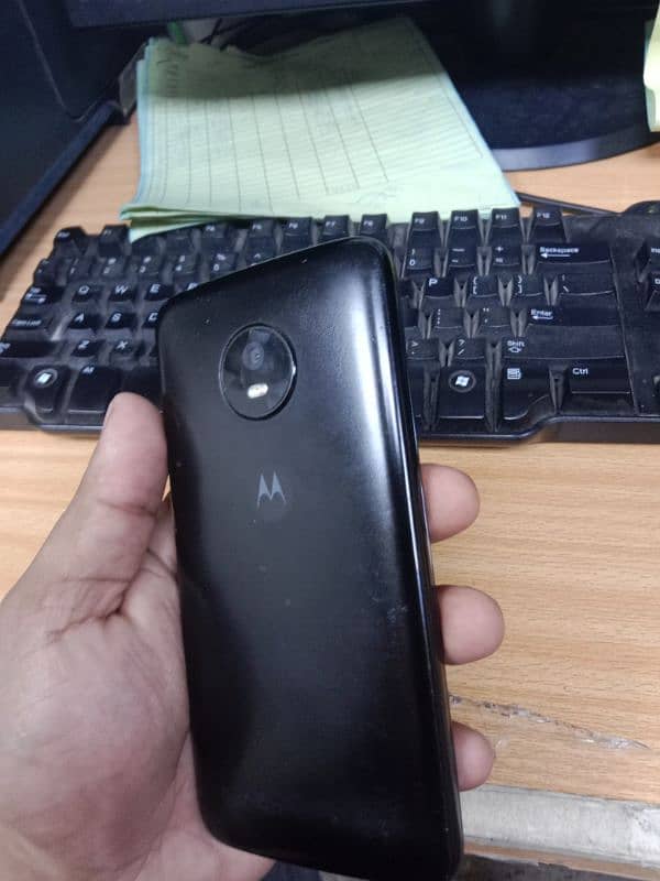 Moto E4 3