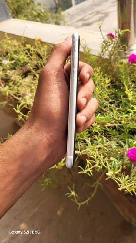 iphone se 2020 4
